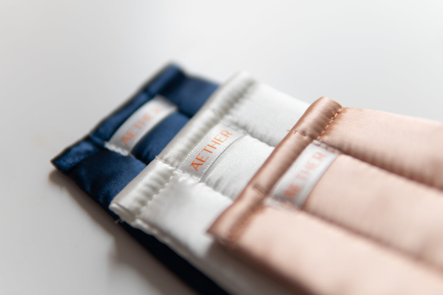 🌙 AETHER SLEEP & TRAVEL MASK – Meditační maska nové éry